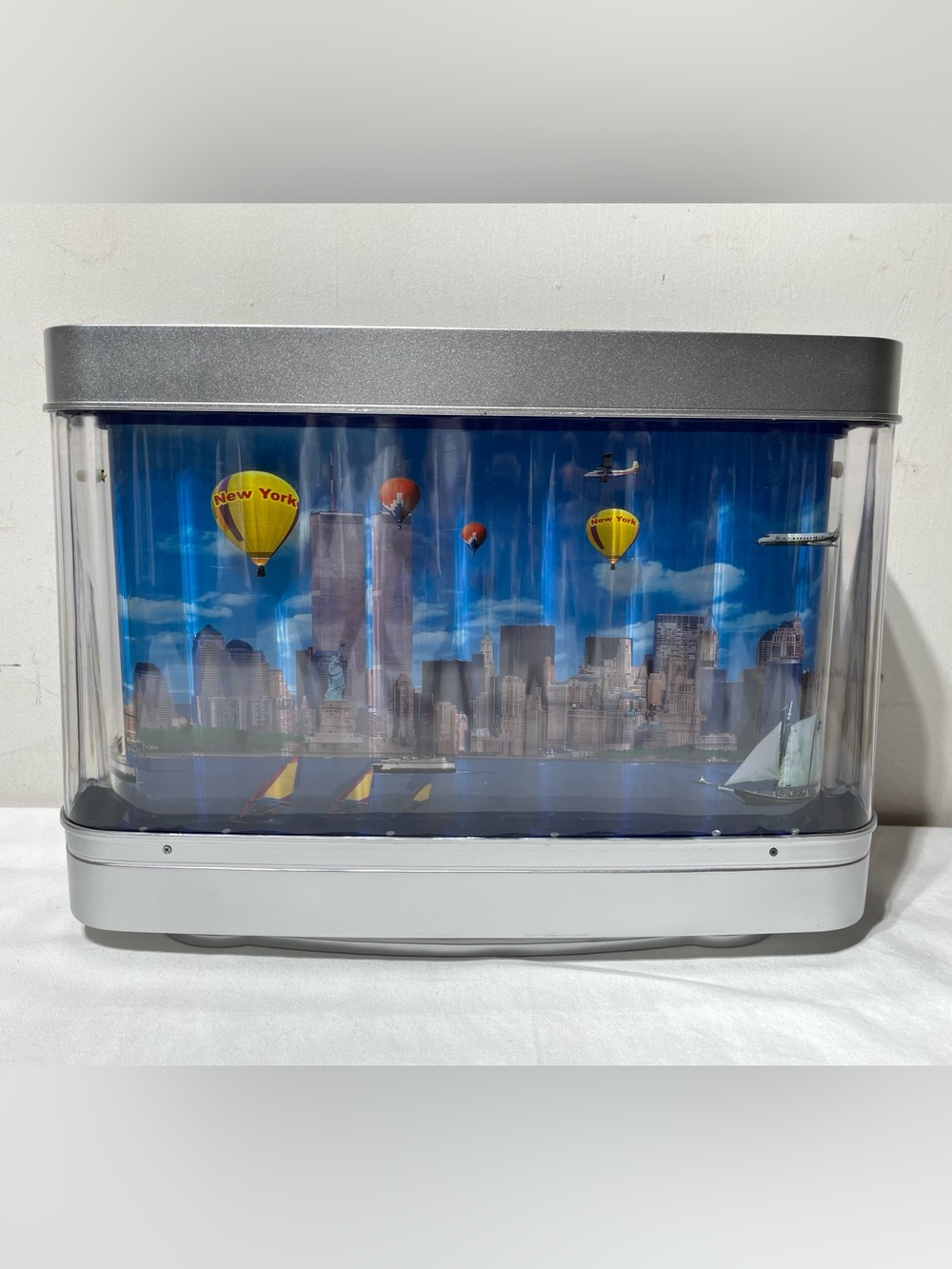 Vintage New York City Twin Towers Motion Nightlight Lamp Rare Large 11.5 x 16”